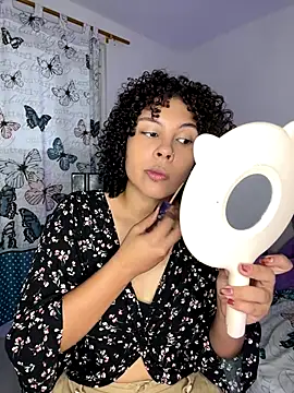 Snapshot of ViolettaMiller_ chatting on 1, 12, 2025 ViolettaMiller online show from 1, 12, 2025