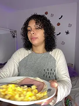 Snapshot of ViolettaMiller_ chatting on 22, 10, 2025 ViolettaMiller online show from 22, 10, 2025