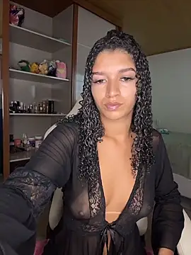 Snapshot of larajuli chatting on 28, 5, 2026 larajuli online show from 28, 5, 2026