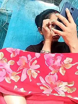 Jooli xx online show from 8, 4, 2026