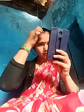 Jooli xx online show from 2, 4, 2026