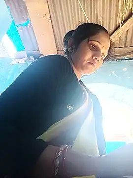 Jooli xx online show from 11, 3, 2026