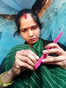 Jooli xx online show from 25, 3, 2026