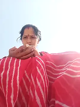 Jooli xx online show from 17, 11, 2025