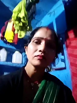 Jooli xx online show from 4, 3, 2026