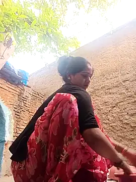 Jooli xx online show from 11, 4, 2026