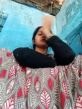 Jooli xx online show from 13, 4, 2026