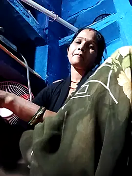 Jooli xx online show from 25, 10, 2025