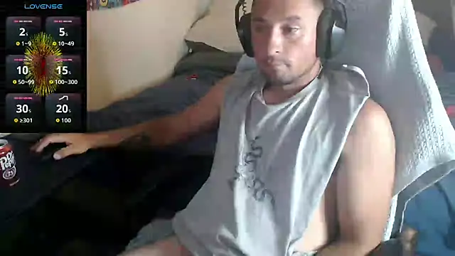 Snapshot of YoBlezz chatting on 13, 7, 2026 YoBlezz online show from 13, 7, 2026