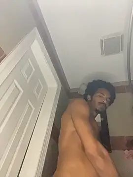 Snapshot of TRILLAHUNG chatting on 3, 11, 2025 TRILLAHUNG online show from 3, 11, 2025