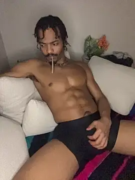 Snapshot of TRILLAHUNG chatting on 1, 2, 2026 TRILLAHUNG online show from 1, 2, 2026