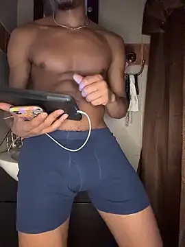 Snapshot of TRILLAHUNG chatting on 30, 10, 2025 TRILLAHUNG online show from 30, 10, 2025