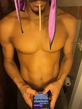 Snapshot of TRILLAHUNG chatting on 22, 11, 2025 TRILLAHUNG online show from 22, 11, 2025