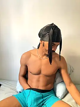 Snapshot of TRILLAHUNG chatting on 19, 9, 2025 TRILLAHUNG online show from 19, 9, 2025