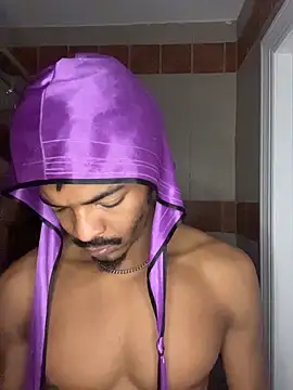 Snapshot of TRILLAHUNG chatting on 2, 12, 2025 TRILLAHUNG online show from 2, 12, 2025