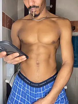 Snapshot of TRILLAHUNG chatting on 22, 12, 2025 TRILLAHUNG online show from 22, 12, 2025