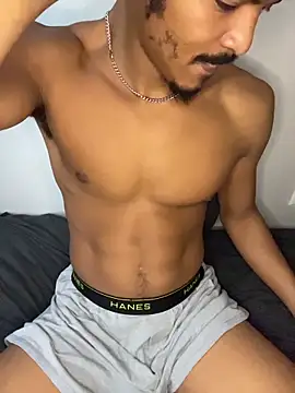 Snapshot of TRILLAHUNG chatting on 4, 12, 2025 TRILLAHUNG online show from 4, 12, 2025