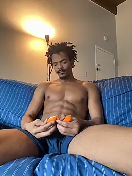 Snapshot of TRILLAHUNG chatting on 8, 1, 2026 TRILLAHUNG online show from 8, 1, 2026