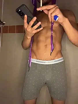 Snapshot of TRILLAHUNG chatting on 6, 11, 2025 TRILLAHUNG online show from 6, 11, 2025