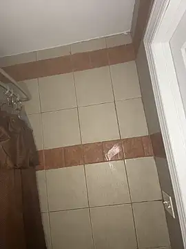 Snapshot of TRILLAHUNG chatting on 25, 11, 2025 TRILLAHUNG online show from 25, 11, 2025