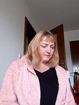 LiluLiluLilu online show from 6, 10, 2025