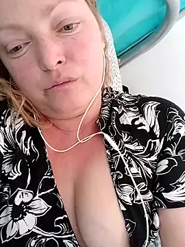Snapshot of LiluLiluLilu chatting on 30, 4, 2026 LiluLiluLilu online show from 30, 4, 2026