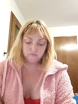 LiluLiluLilu online show from 15, 10, 2025