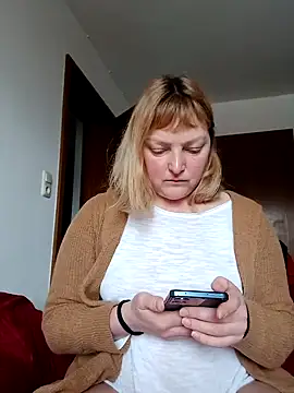 LiluLiluLilu online show from 9, 2, 2026