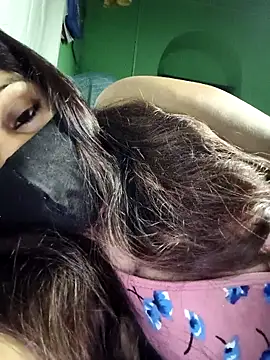 V-hot-swiet online show from 28, 10, 2025