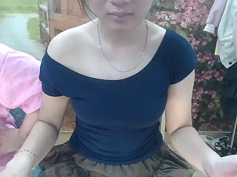 Inomi 2k online show from 23, 10, 2025