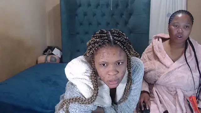 Snapshot of BendMeOverXX chatting on 8, 7, 2026 BendMeOverXX online show from 8, 7, 2026