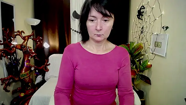 VivianGuchih online show from 11, 10, 2025