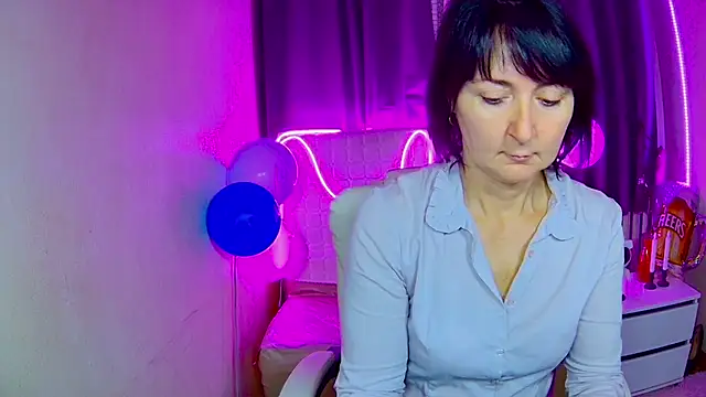 VivianGuchih online show from 21, 9, 2025