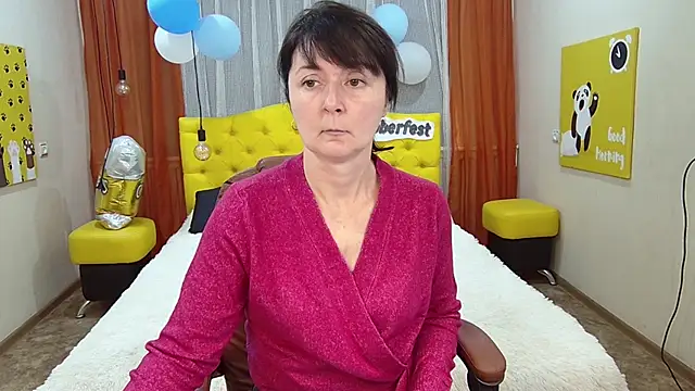 VivianGuchih online show from 28, 9, 2025