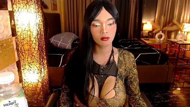 BigCockKharlaTS online show from 18, 11, 2025