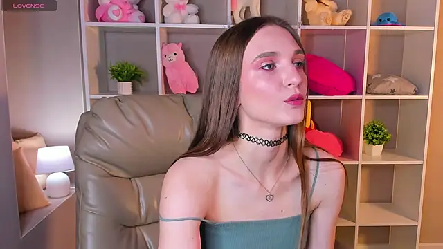 Alisha Green online show from 18, 9, 2025