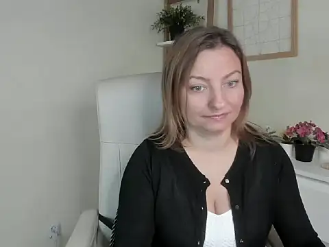 angelaSamt online show from 18, 9, 2025