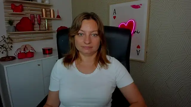 Snapshot of angelaSamt chatting on 1, 7, 2026 angelaSamt online show from 1, 7, 2026