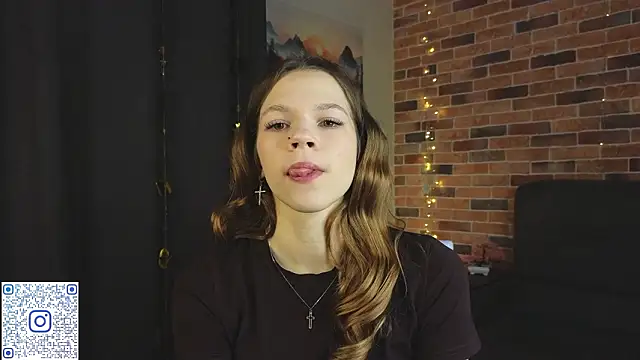 VelvetRisque online show from 1, 3, 2026