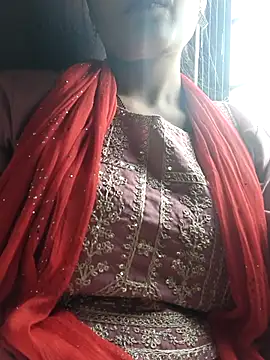 posewith online show from 16, 11, 2025