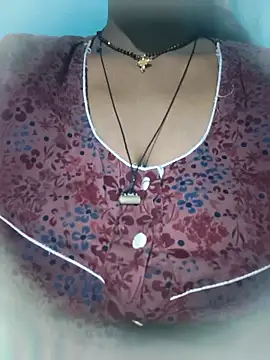 posewith online show from 2, 10, 2025