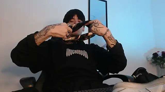 Anhonymus  online show from 22, 11, 2025