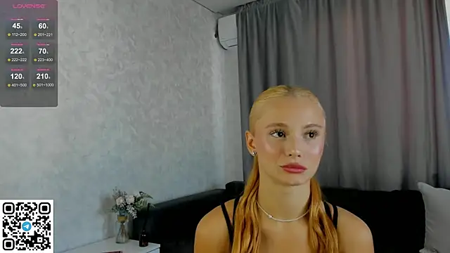 Snapshot of NaughtySeraphine chatting on 24, 9, 2025 NaughtySeraphine online show from 24, 9, 2025