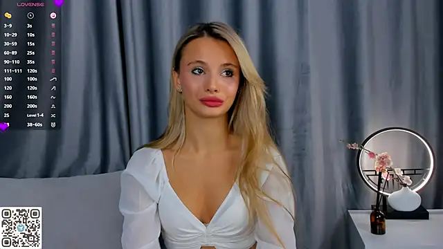 Snapshot of NaughtySeraphine chatting on 27, 11, 2025 NaughtySeraphine online show from 27, 11, 2025