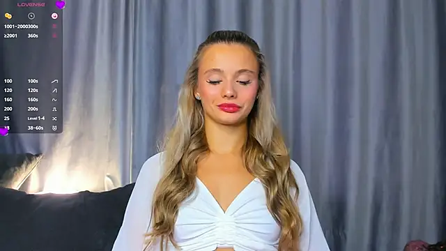 Snapshot of NaughtySeraphine chatting on 5, 11, 2025 NaughtySeraphine online show from 5, 11, 2025