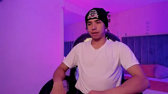 Muscle Scott online show from 12, 11, 2025