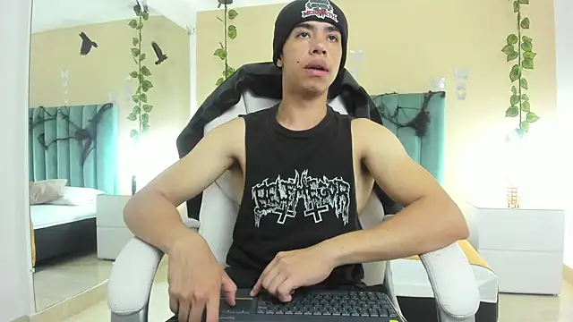 Muscle Scott online show from 30, 10, 2025