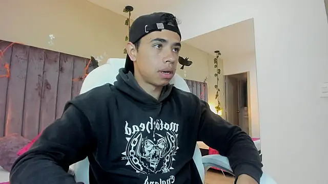 Muscle Scott online show from 7, 10, 2025