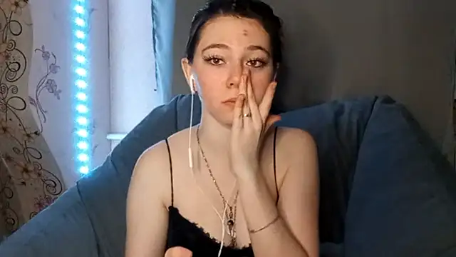 Sophiecuttie online show from 12, 10, 2025