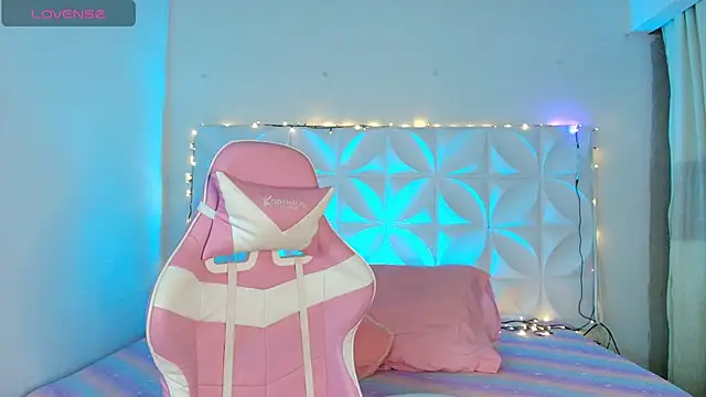 Snapshot of Abril1_gh chatting on 10, 11, 2025 Abril1 gh online show from 10, 11, 2025